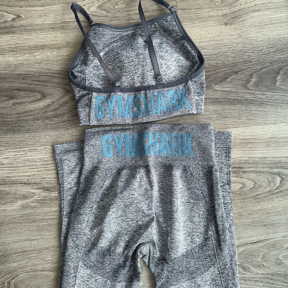 Gymshark Flex leggings and sports bra matching set